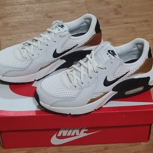 Nike Air Max Excee 'White/Gold/Black' Womens 7.5 (New in Box)